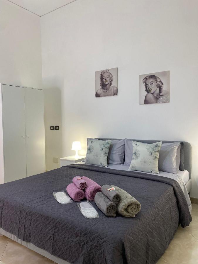 De Lollis Apartments Napoli Bagian luar foto