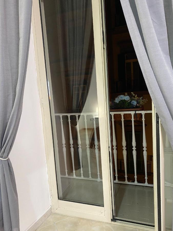 De Lollis Apartments Napoli Bagian luar foto