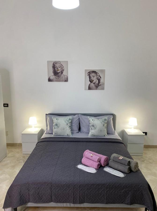 De Lollis Apartments Napoli Bagian luar foto