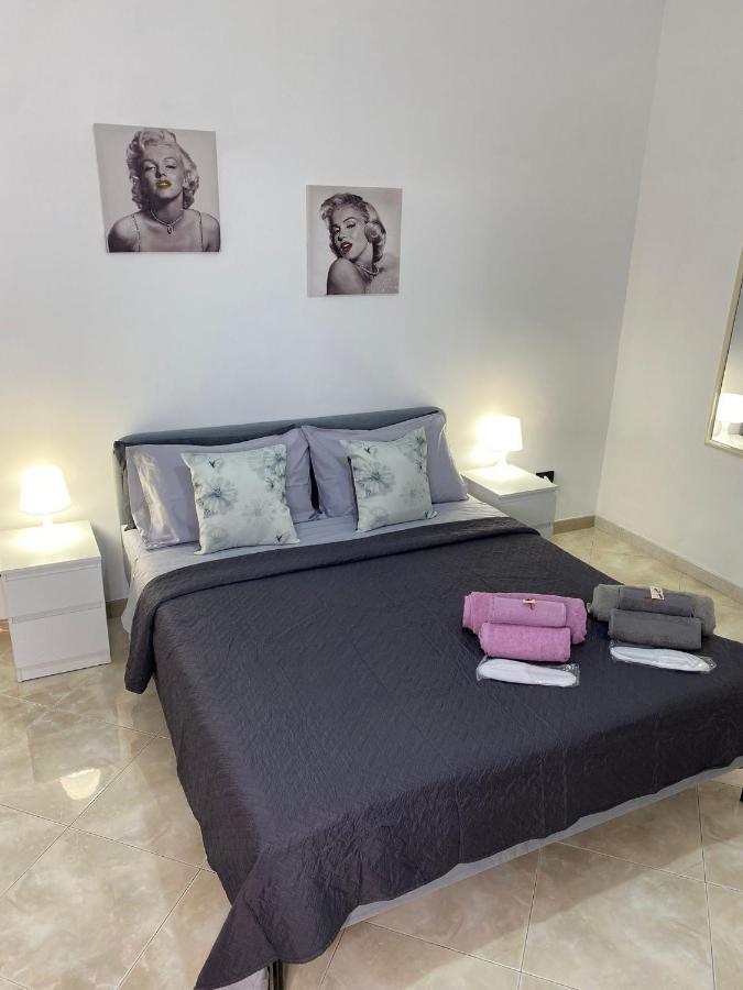 De Lollis Apartments Napoli Bagian luar foto