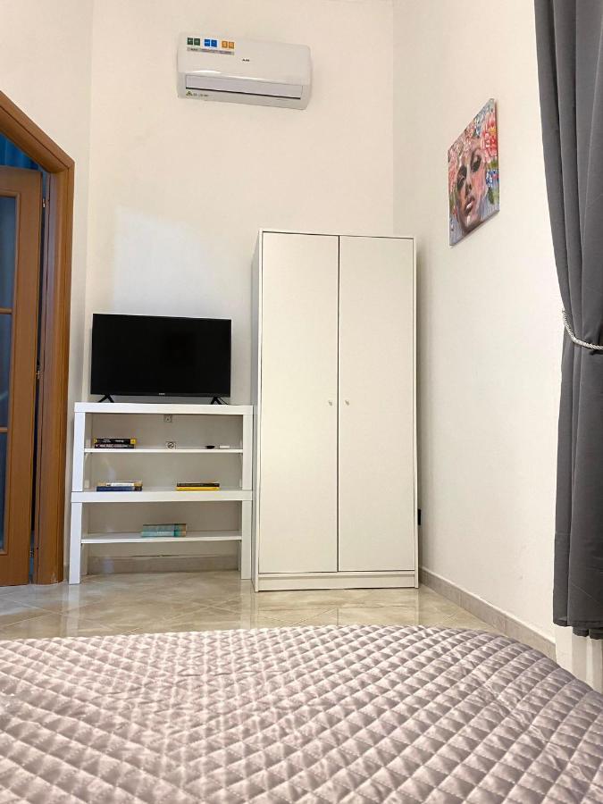 De Lollis Apartments Napoli Bagian luar foto