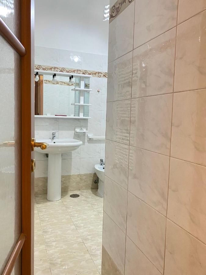 De Lollis Apartments Napoli Bagian luar foto