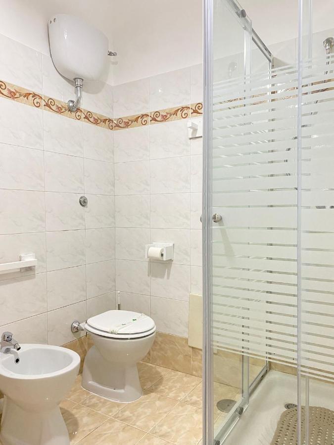 De Lollis Apartments Napoli Bagian luar foto