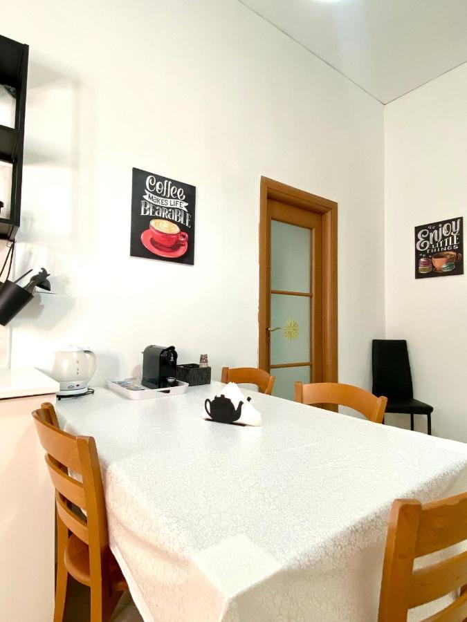 De Lollis Apartments Napoli Bagian luar foto