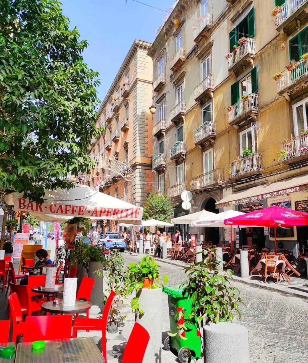 De Lollis Apartments Napoli Bagian luar foto